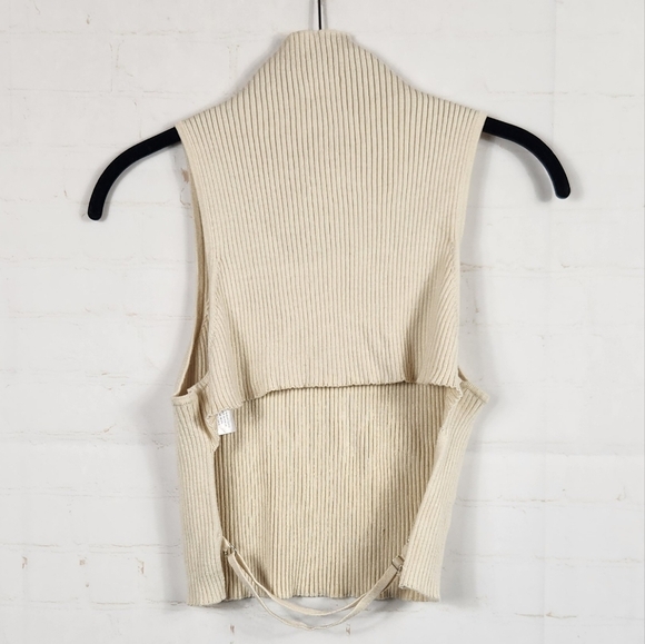 Camila Coelho Revolve Chic Summer Basic Mock Neck Ribbed Crop Top Cream Large - Picture 4 of 12